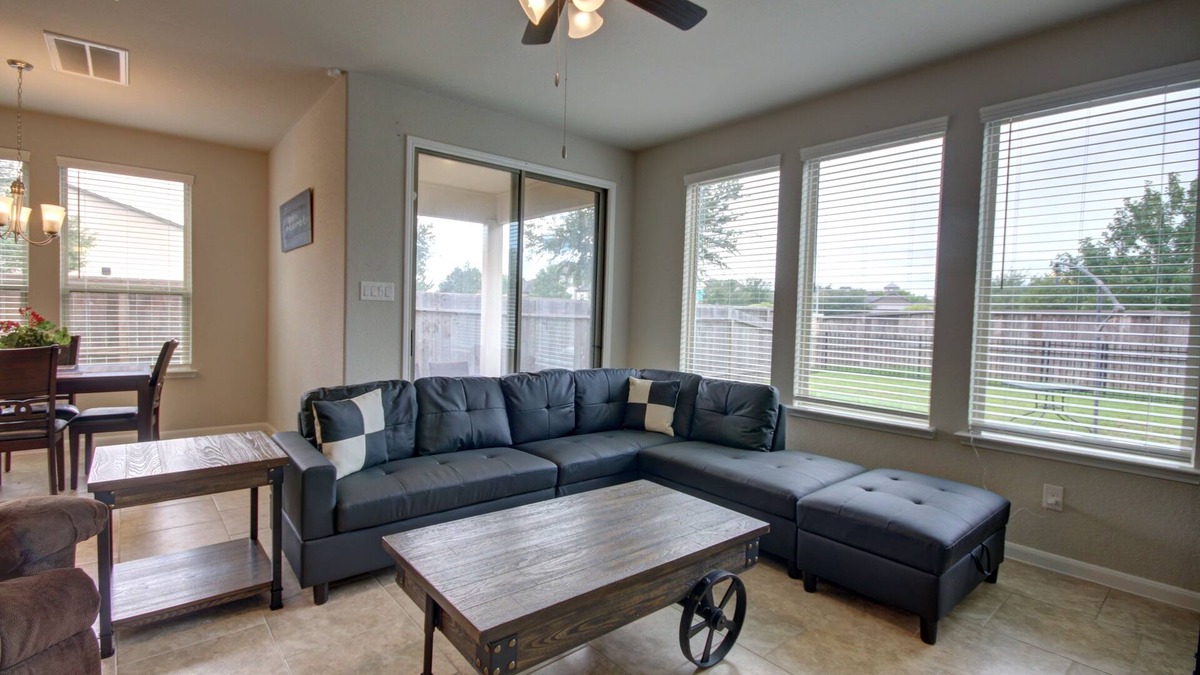 Rosenberg House | Fully Furnished 3-Bedroom Townhouse With Backyard ~ Double Story (Pet Friendly!)