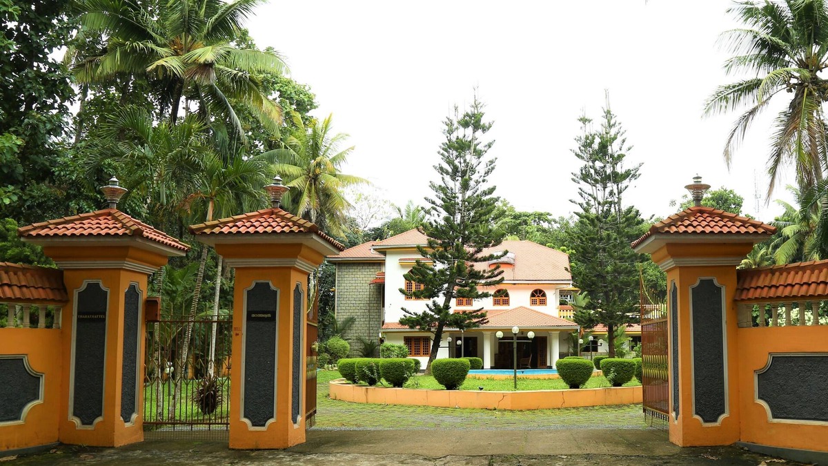 Ettumanoor House | Fully Furnished Luxury Home -Spacious Family Friendly House- in Kottayam