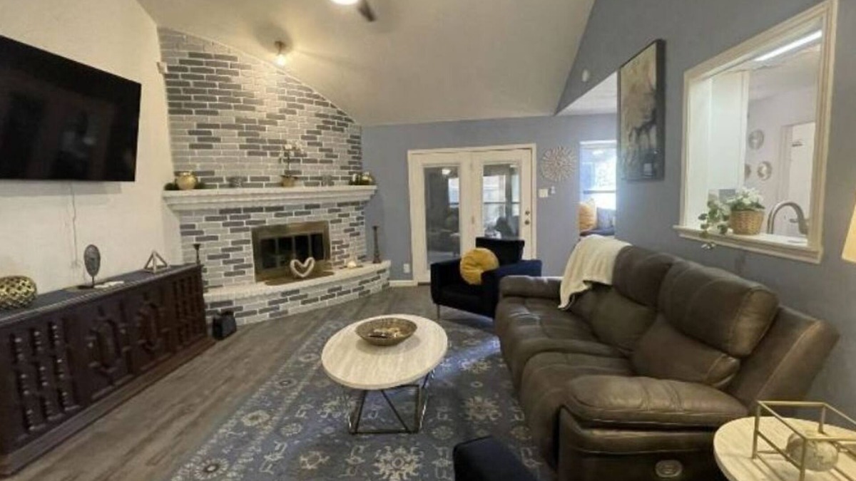 Universal City House | Fully Furnished1-Level Home in a Quiet Neighborhood, near Randolph AFB.