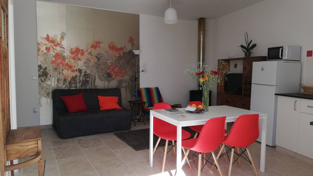 Batalha Apartment | Fully independent studio ready for 4 people
