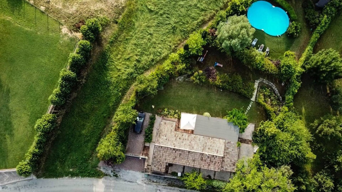 Ostra Villa | Fully private fenced villa with pool – ideal for families, pet friendly
