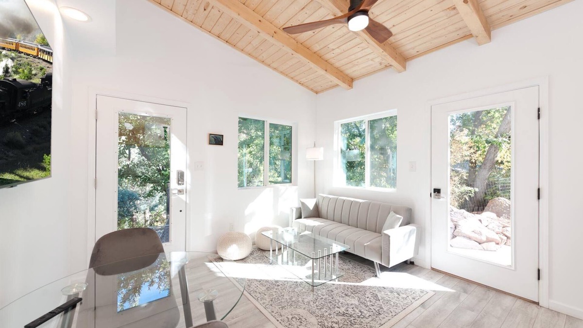 Durango House | Fully Remodeled Cabin with Deck - 10 Minutes to DGO - AC