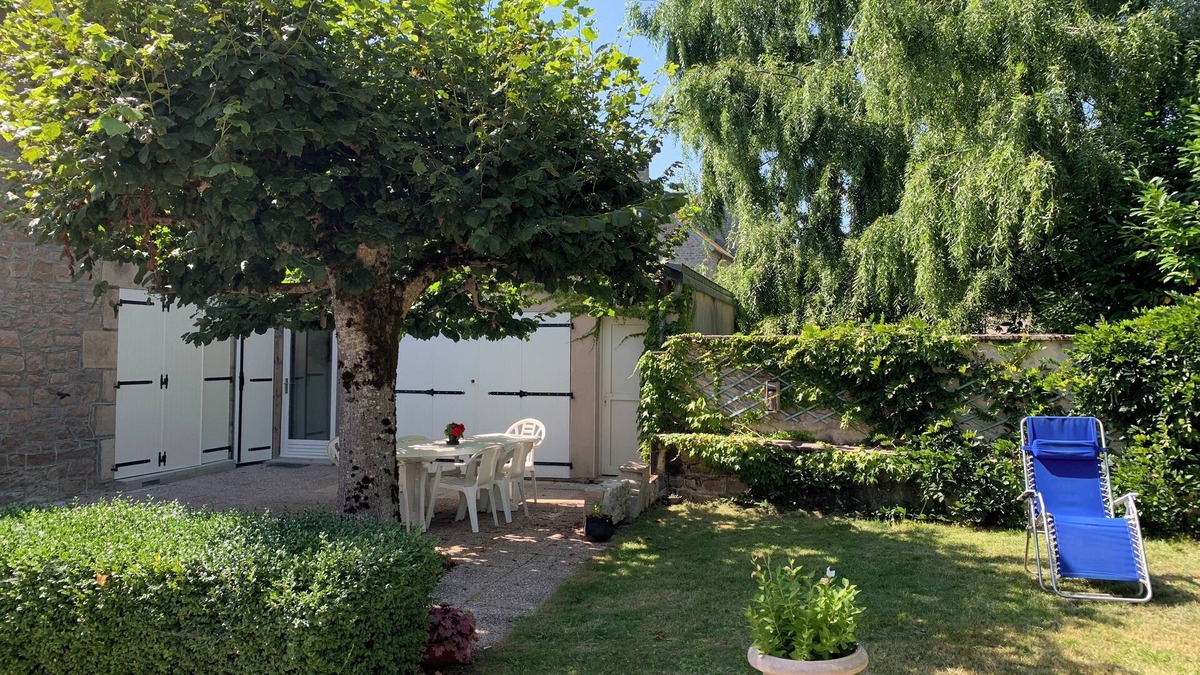 Perols-sur-Vezere House | Fully Renovated 2-Bedroom Guest House, Large Private Grounds, Patio & Garden