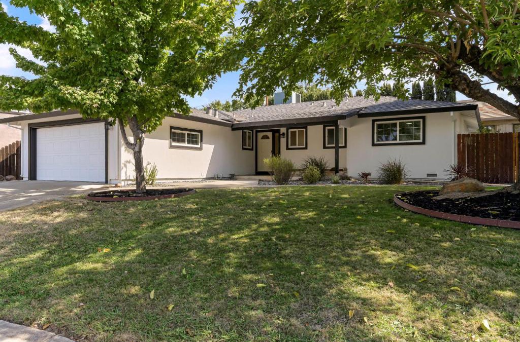 Roseville House | Fully Renovated 4 Bedroom Home with Pool!