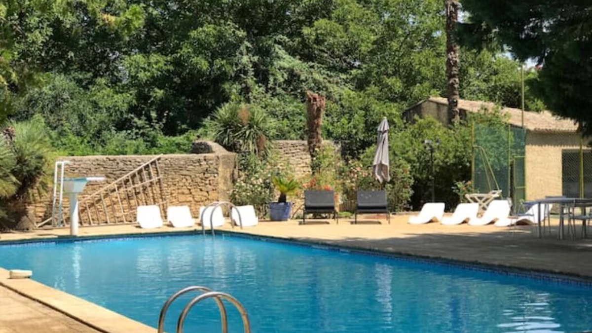 Remoulins House | Fully renovated, air-conditioned 18th-century house with large swimming pool