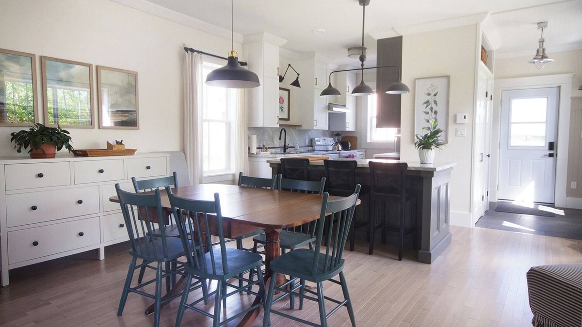 Yarmouth County House | Fully renovated bright & airy 3BR home near the ocean