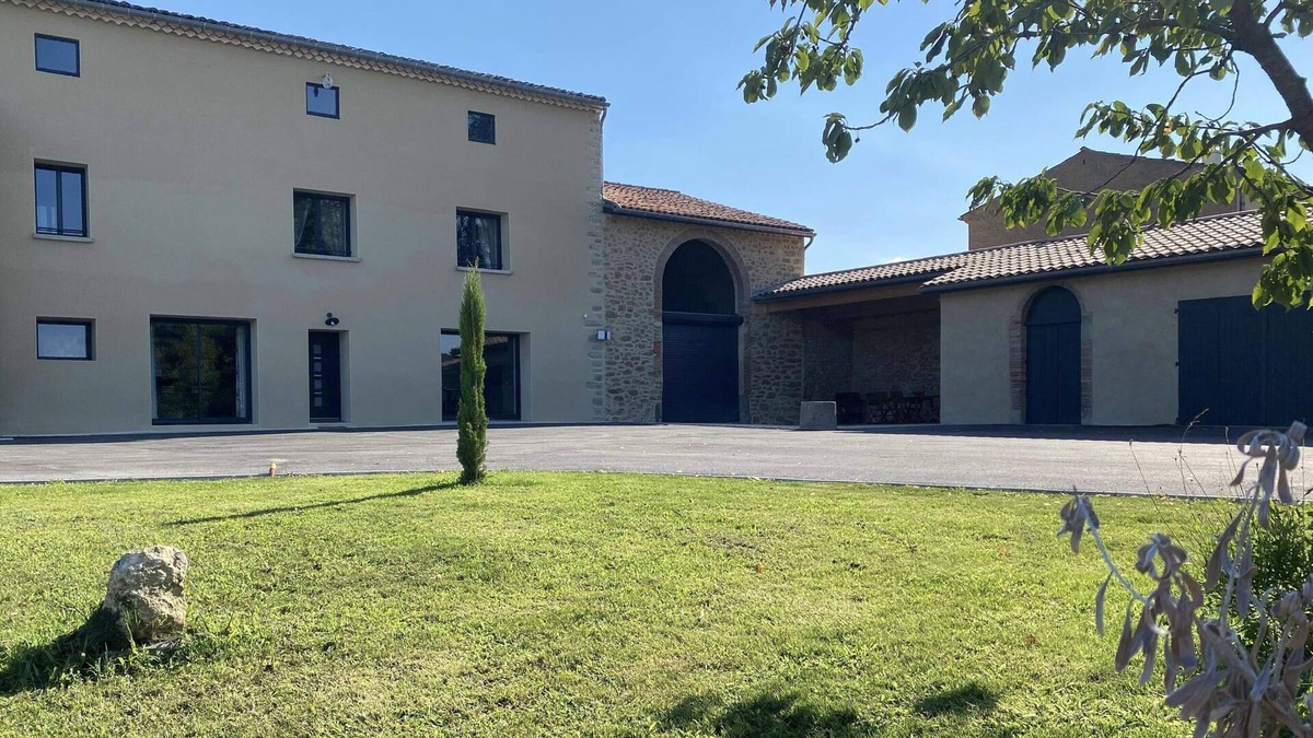 Tourtrol House | Fully renovated farmhouse, 5 minutes from a medieval bastide.