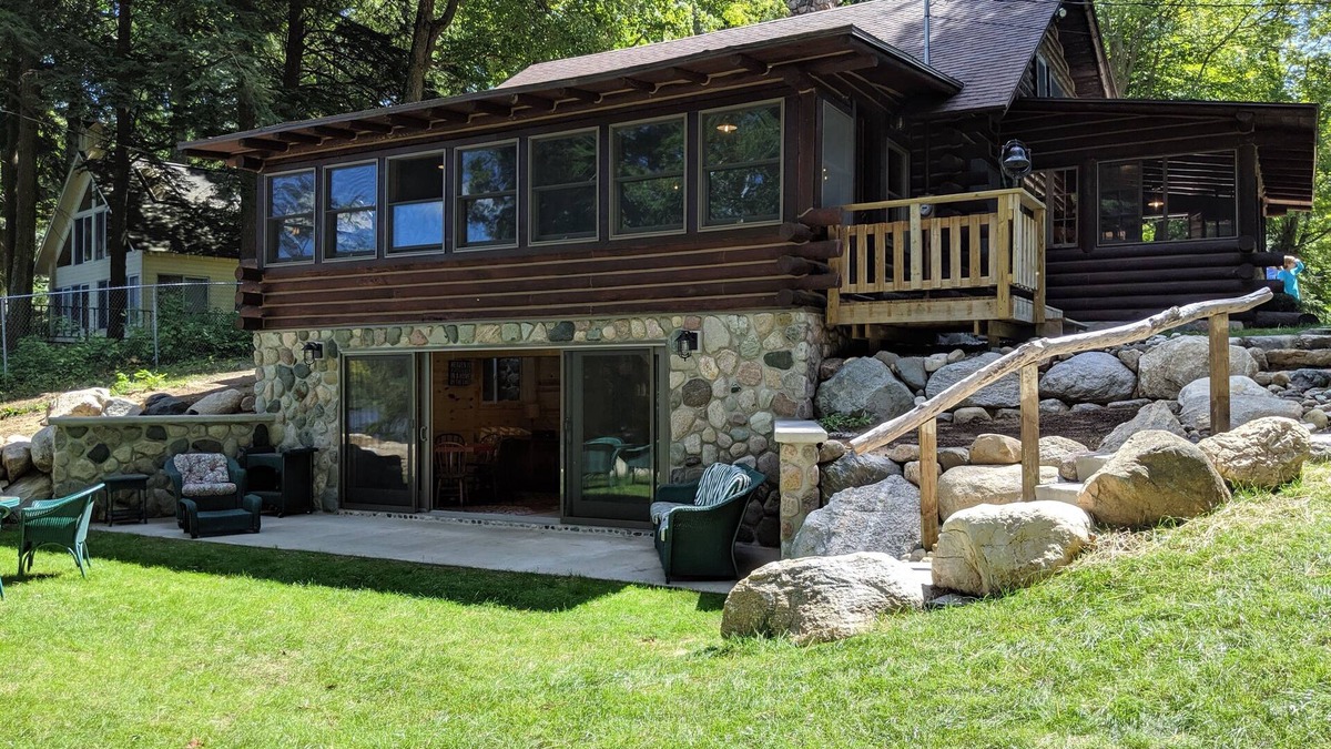 New Era House | Fully Restored Lakefront Cabin on Stony Lake