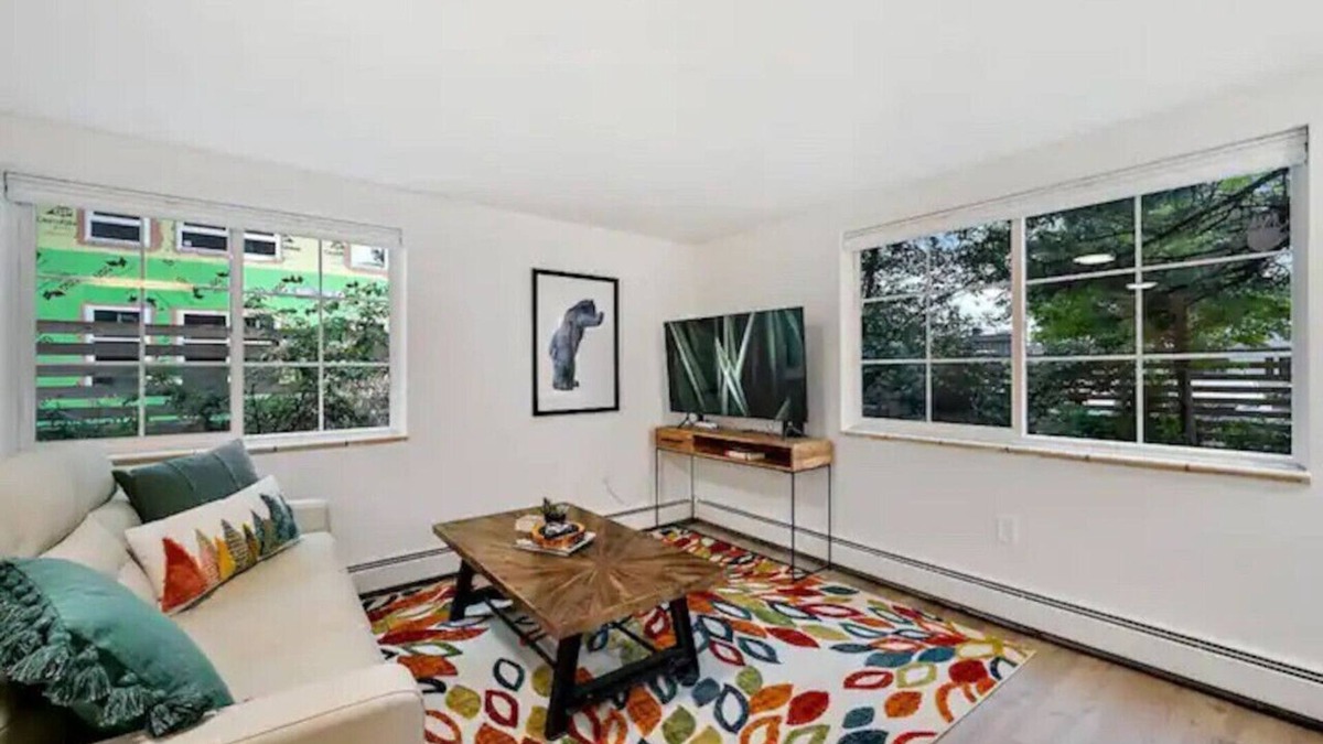 Englewood Apartment | Fully Stocked & Renovated 1/1