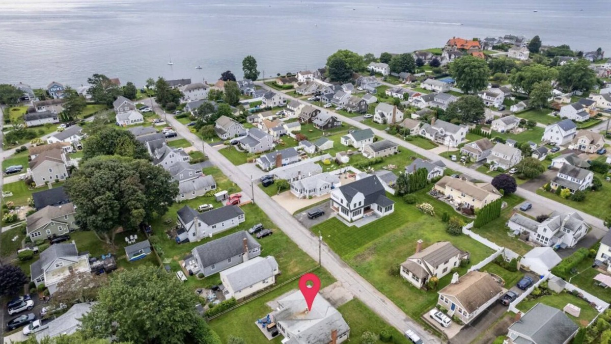 Middlesex County House | Fully Updated Cornfield Point Beach House, Old Saybrook, CT