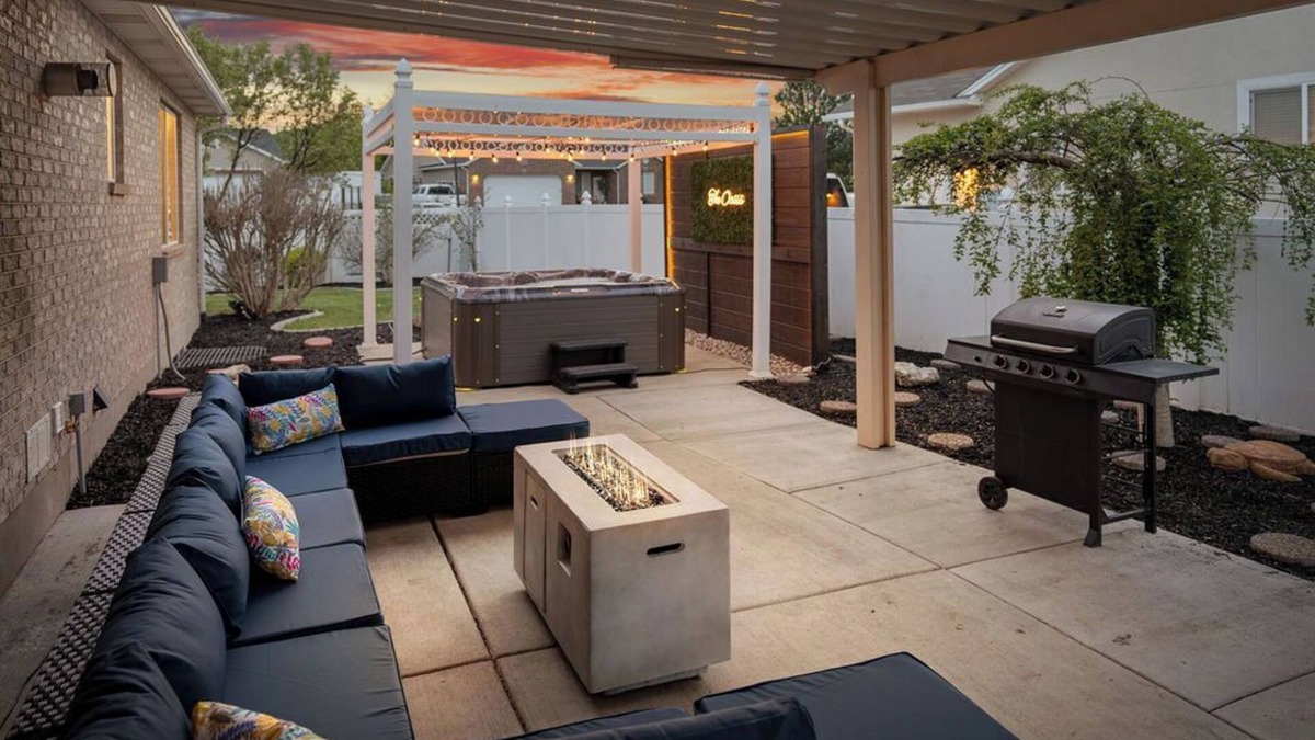 West Jordan House | Fun and Spacious Family Oasis + Hot Tub + Ping Pong