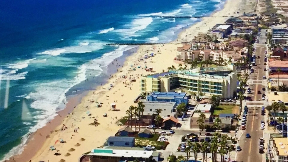Imperial Beach Condo | Fun by the Sand: Imperial Beach spacious condo steps from the beach!