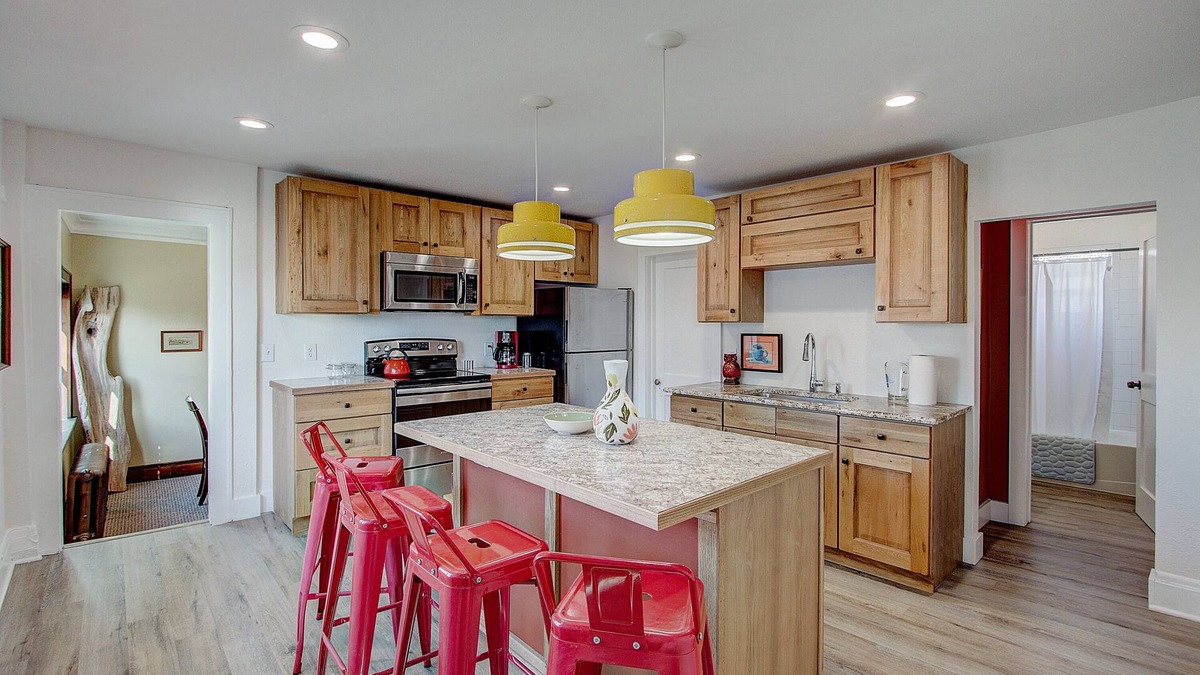 Brewers Hill Apartment | Fun comfortable skyline neighborhood flat