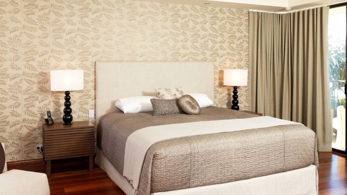 Northlake House | Fun Cozy Private Females and children only get away.