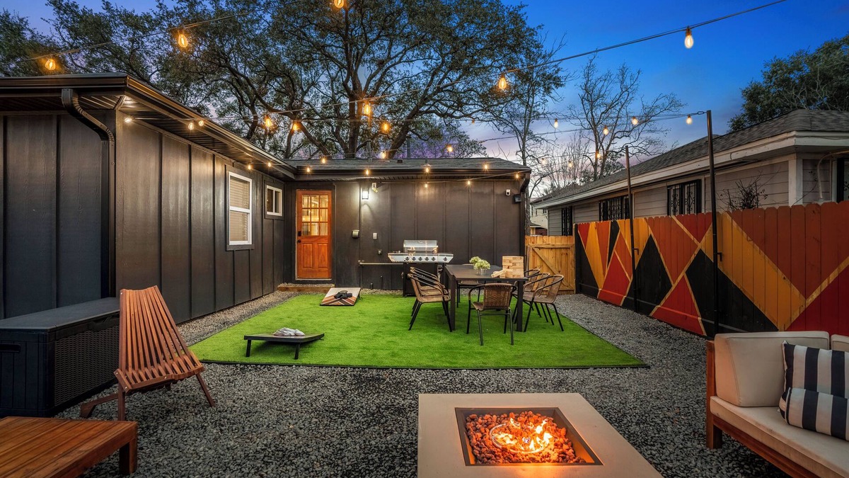 South Main House | Fun-Filled Backyard:Firepit-Grill-Games-Good Vibes
