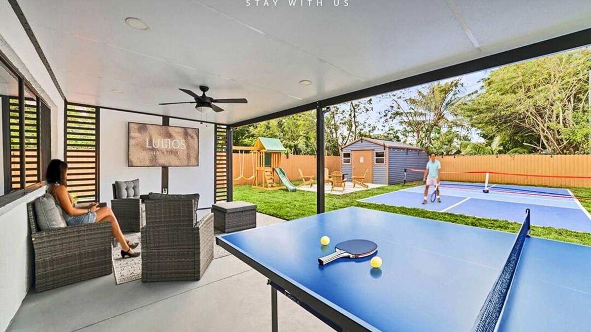 Miami Gardens House | Fun Getaway: Pool, Jacuzzi, Games, 7BR, Stadium