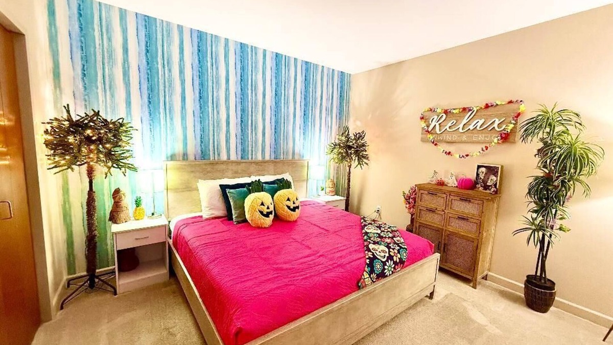Sandusky Condo | Fun Halloween Getaway Downtown By Cedar Point Sports Force Kalahari! Halloween Vibes Enjoy A One Of A Kind Experience!
