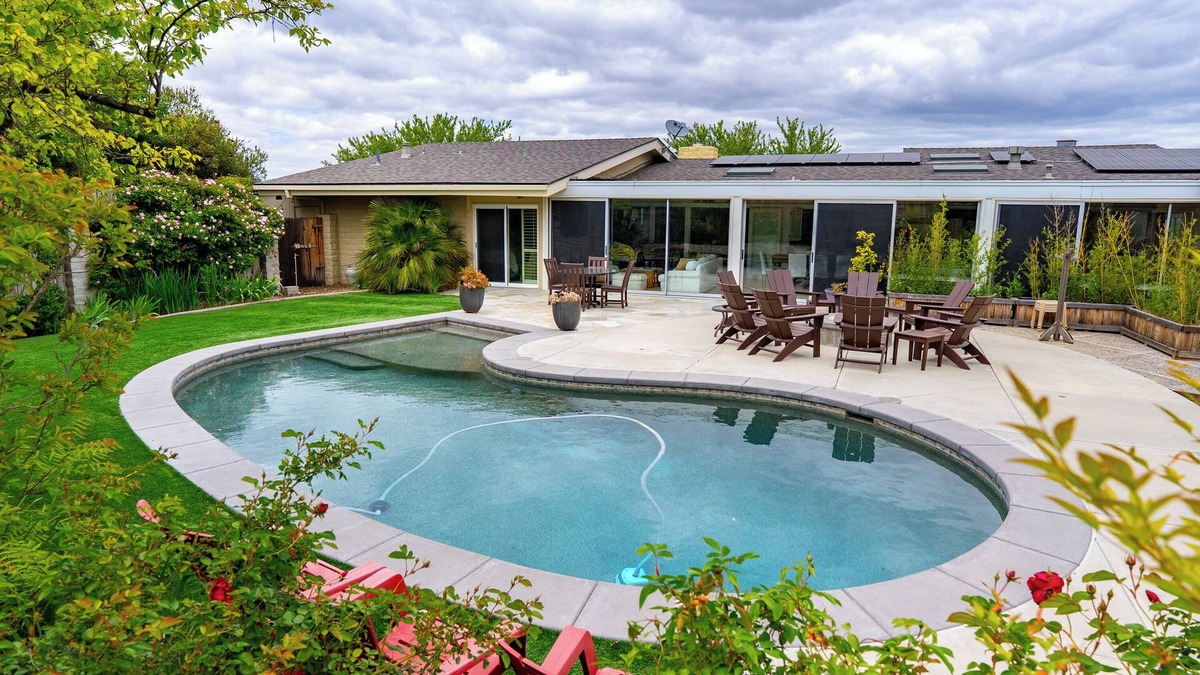Paso Robles House | FUN HOUSE with Resort Feel. ABOVE IT ALL!