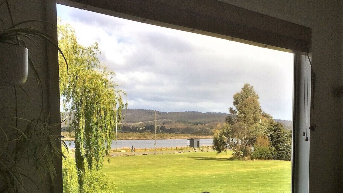 Franklin Apartment | Funky Flat in Franklin.Self Contained accommodation on the Huon River.