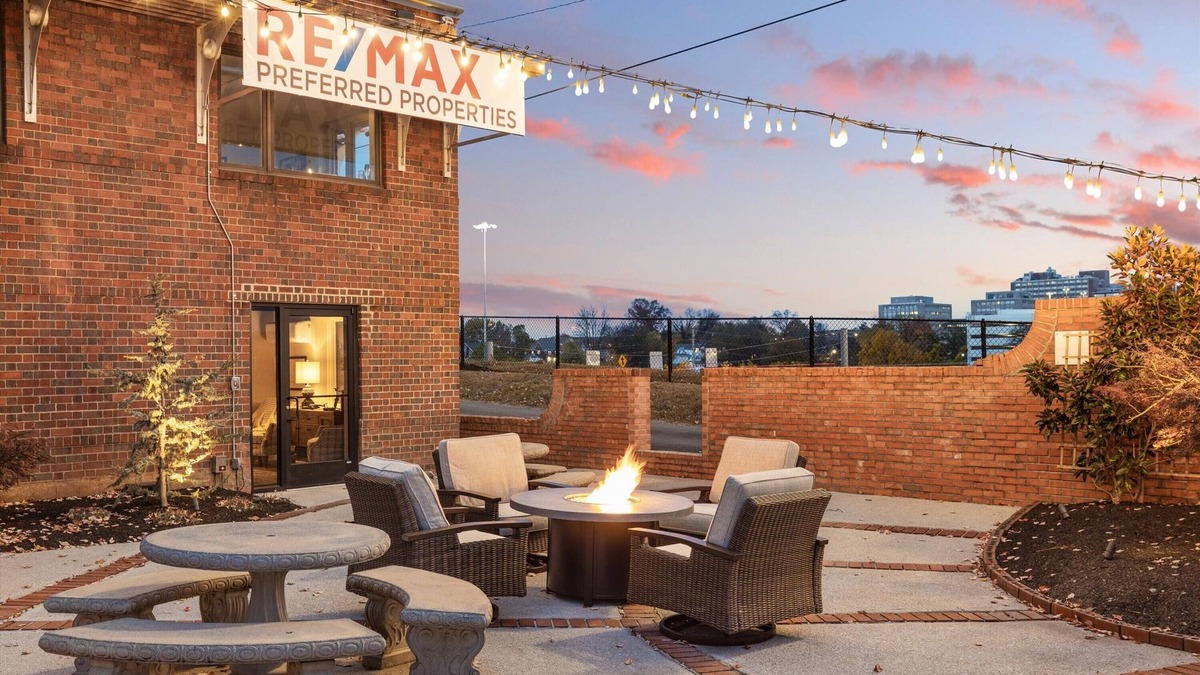 Downtown Knoxville Condo | Funky, Fun, and Fabulous!