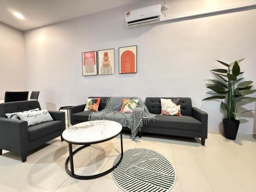 Kuantan House | FunkyVila3 8PAXNear188Tower, ArtStreet, HTTA