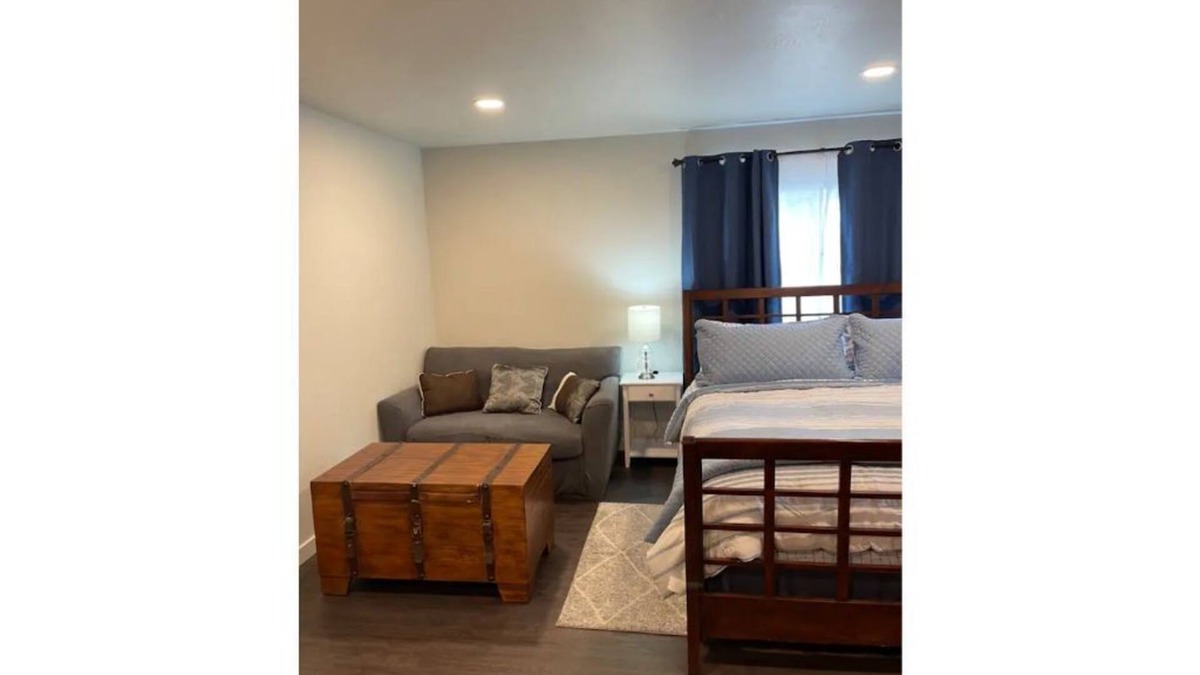 Medford House | Furn 365 private place