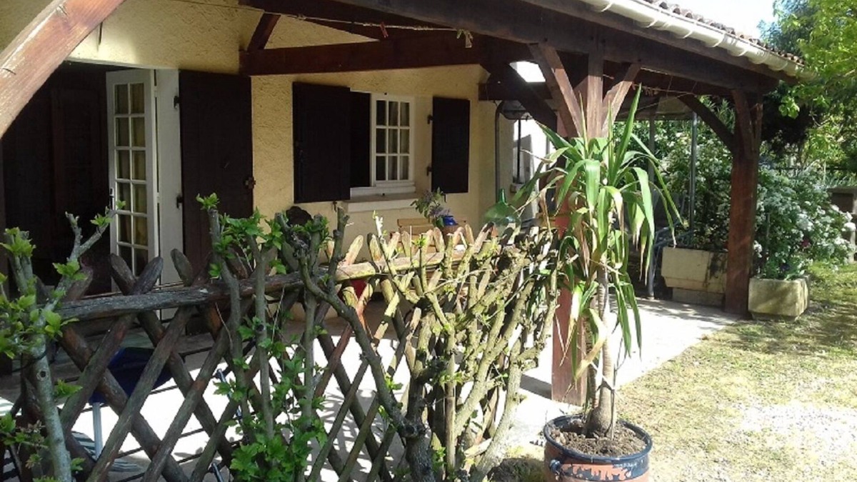 Saint-Avit-Saint-Nazaire Cottage | Furnished for tourism, in a detached house independent of the owner