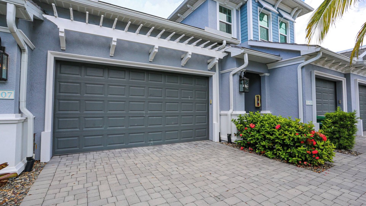 Naples House | FURNISHED ANNUAL OR SEASONAL RENTAL - 3BED/2BATH - FURNISHED-LAKE VIEW