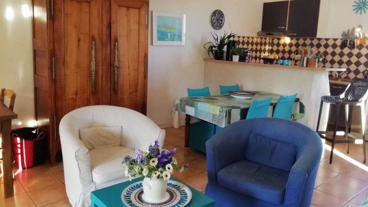 La Tamarissiere Apartment | Furnished apartment 3min walk from the beach