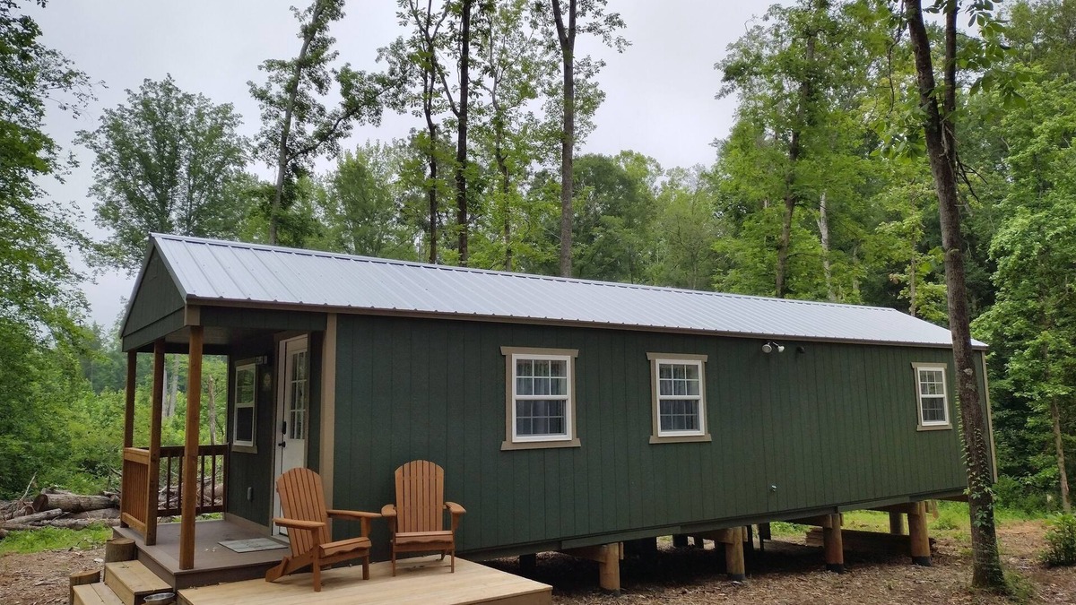 Honea Path Cabin | Furnished charming 1-bedroom cabin in peaceful Honea Path.