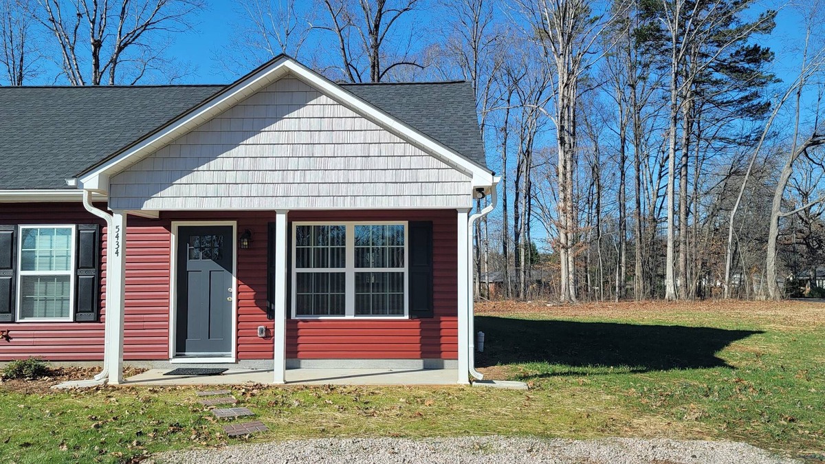 Salisbury Apartment | FURNISHED Corporate Apartment - 5 min to I85 and Hwy 29. Travelers Haven