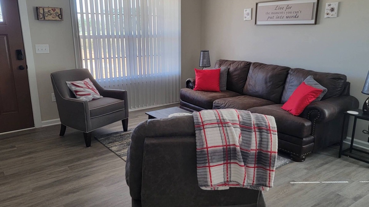 China Grove Apartment | FURNISHED Corporate Rental China Grove. 5 min to I85 & Hwy 29.