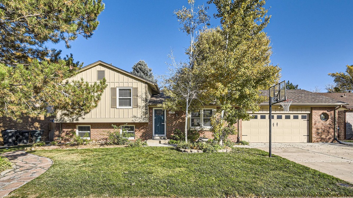 Thornton House | Furnished Denver Suburb! Garage, 2nd screen, flexible cancellation, 7+ day min