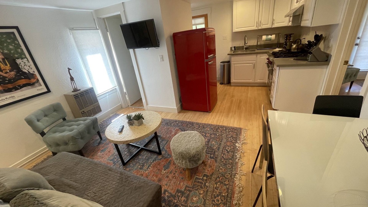 Fairfax Apartment | Furnished Fairfax Garden Apartment Close to town!