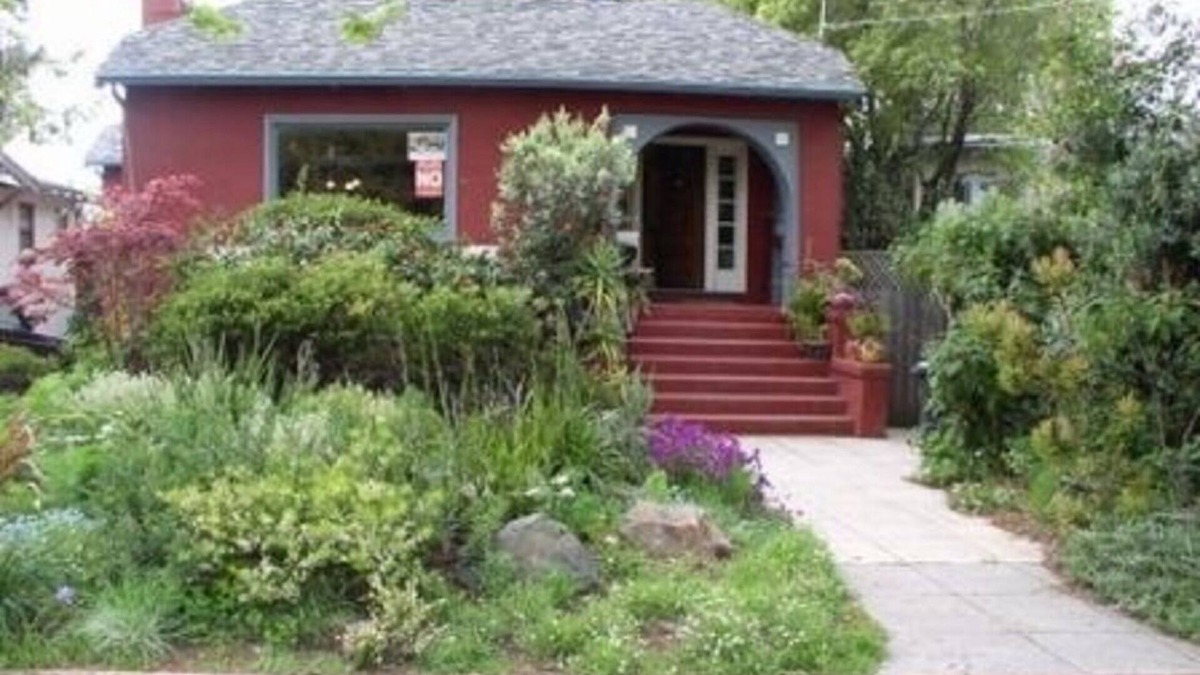 Berkeley House | Furnished Family Home, June 6-August 1, 2022 Dog OK, 1BR, 1 BA