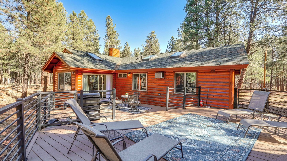 Williams Cabin | Furnished Gazebo w/View: Rustic Williams Retreat!