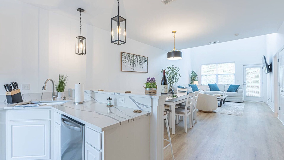 Johns Island House | Furnished Midterm Haven: Mins from Downtown CHS!