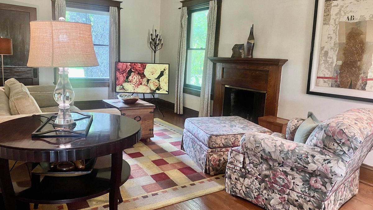 Town of Clermont House | Furnished monthly rental, near Rhinebeck & BARD - A "Modern Country Classic"