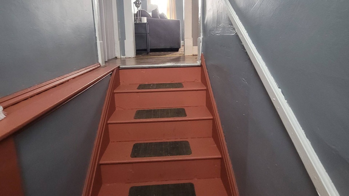 Steubenville Apartment | Furnished one bedroom, second floor unit
