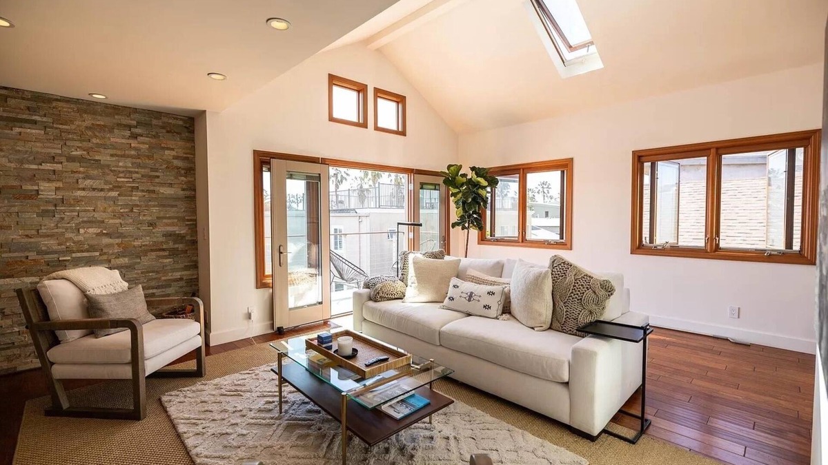 Playa Del Rey House | Furnished Playa Del Rey house, ocean views crown three levels in perfect harmony