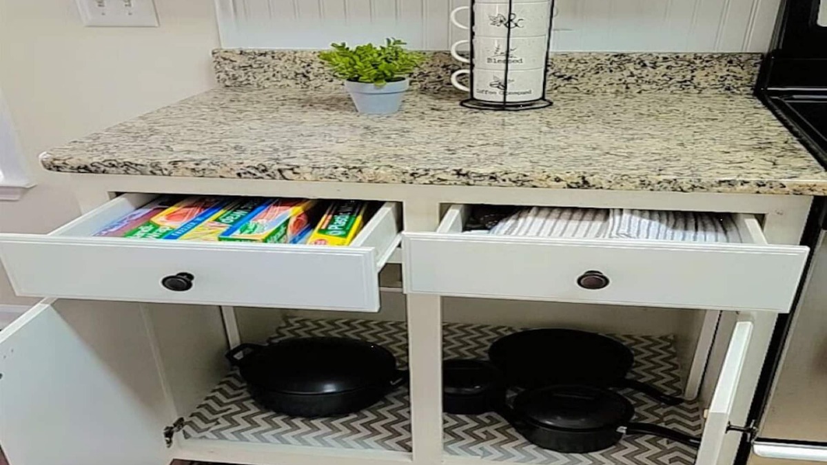 Newnan House | Furnished Private Suites for Traveling Nurses & Professionals, Newnan, GA