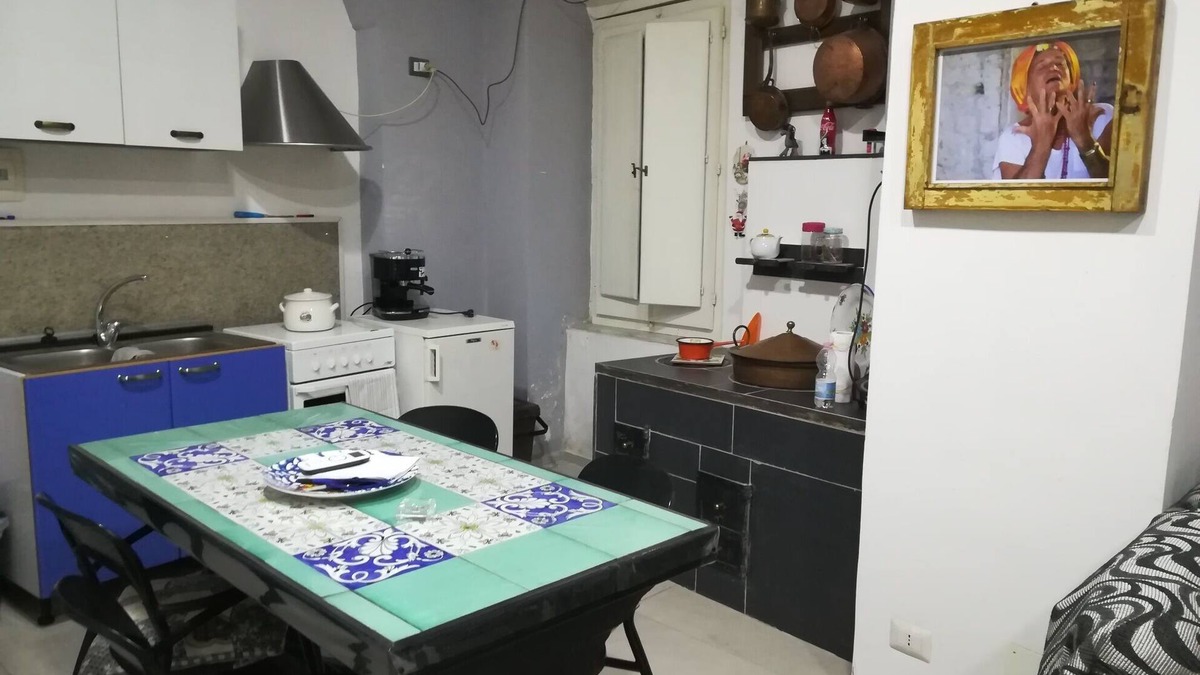 Castel San Giorgio Apartment | Furnished studio (double bed) with TV and private bathroom