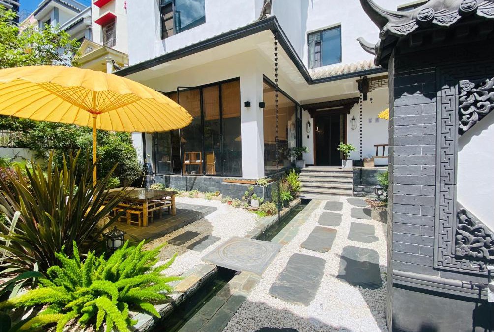 Chengjiang County House | Fuxian Lake Qishe B&B