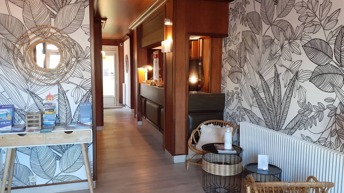 Lanester Hotel | Fuzei Hôtel