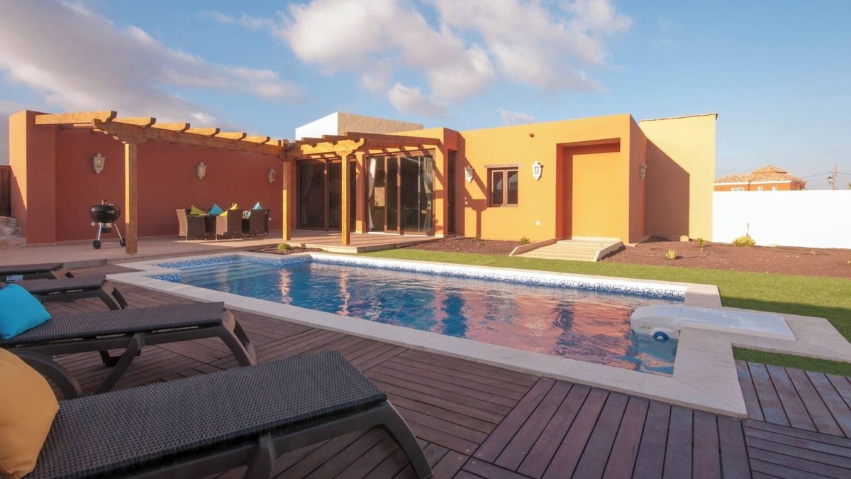 Tuineje Cottage | FV4300 Holiday cottage with private pool in Tuineje