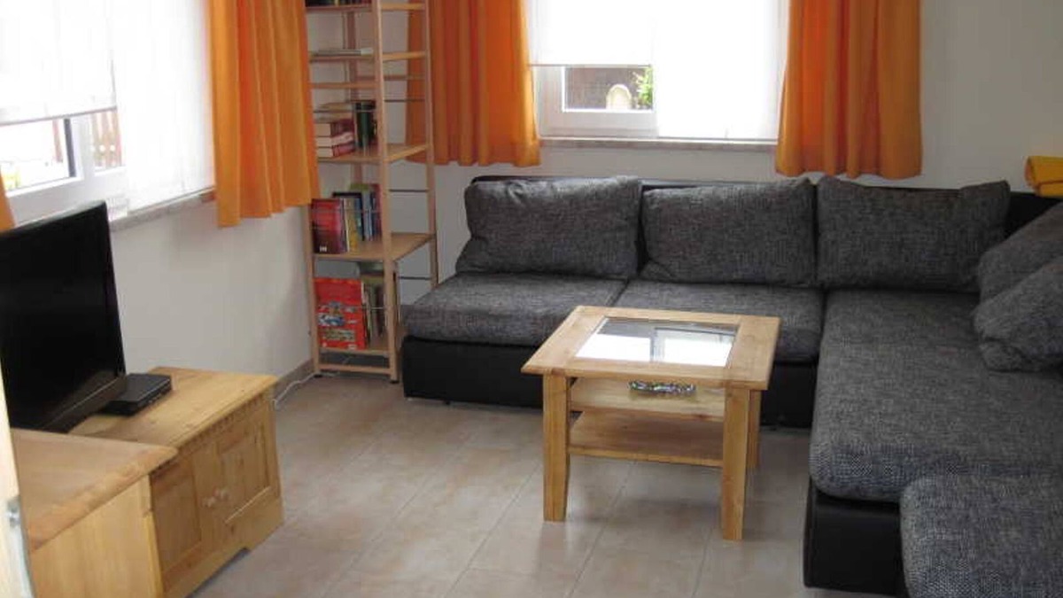 Bad Klosterlausnitz Apartment | FW Orange - Guesthouse Gimper