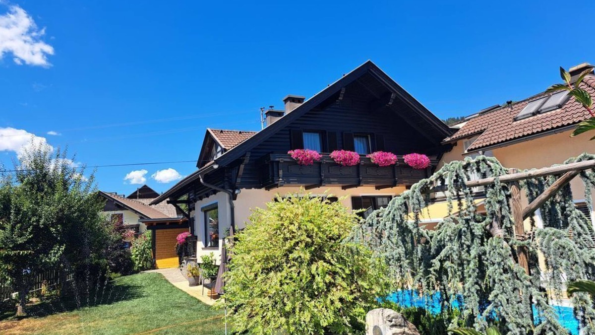 Feldkirchen in Kaernten Apartment | Gästehaus Maurer - Doppelzimmer mit Balkon