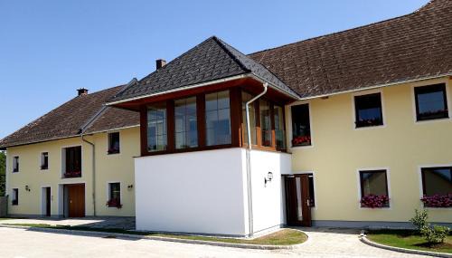 Bad Wimsbach-Neydharting Bed & Breakfast | Gästehaus Watschinger
