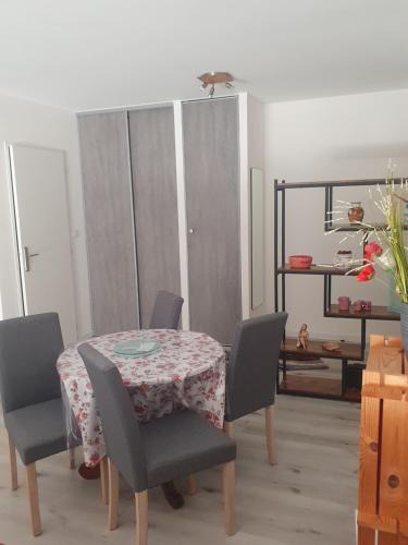 Collonges-sous-Saleve Apartment | gîte Amolinnes F2 5mn douane croix de rozon 20mn Genève