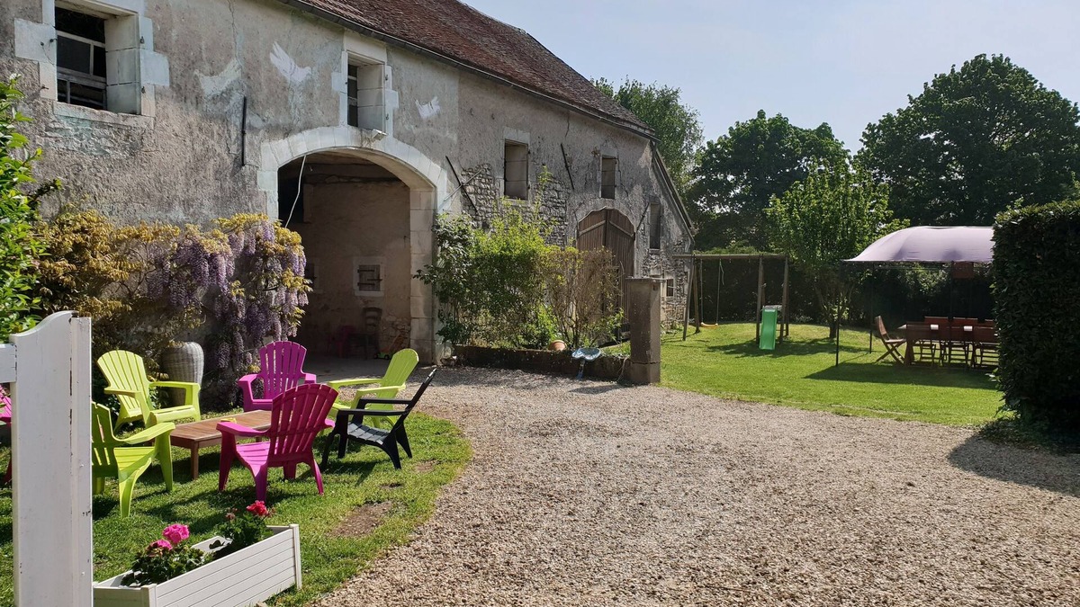 Etais-la-Sauvin House | Gîte "Au Bonheur des Champs"